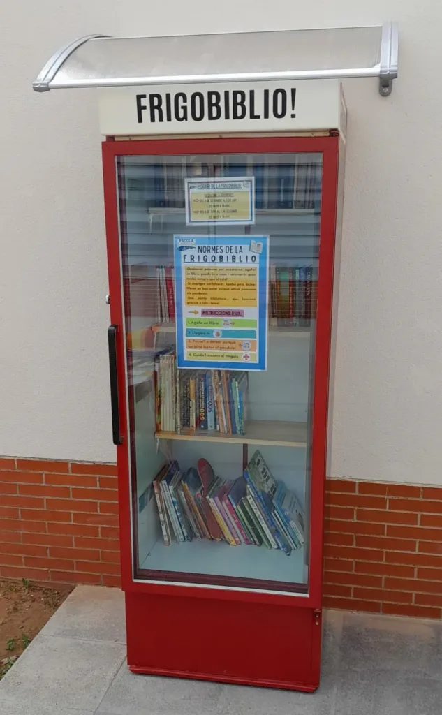 Es va inaugurar durant la Diada de Sant Jordi