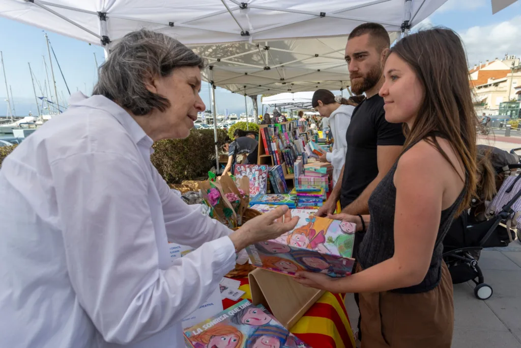 Una parada de Sant Jordi en Cambriils