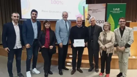 Lliurament del diploma a l'alcalde Pere Granados en la passada edició