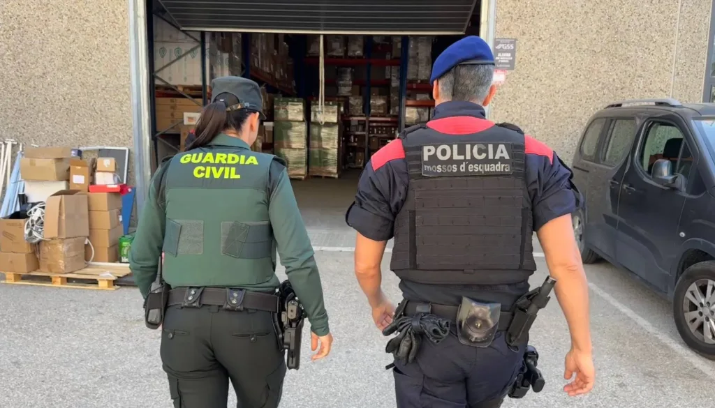 Imagen de archivo de Mossos d'Esquadra y Guardia Civil