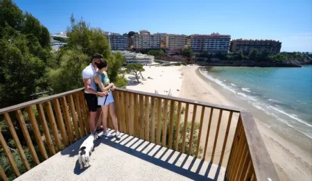 Vista de la playa Capellans de Salou desde el mirador
