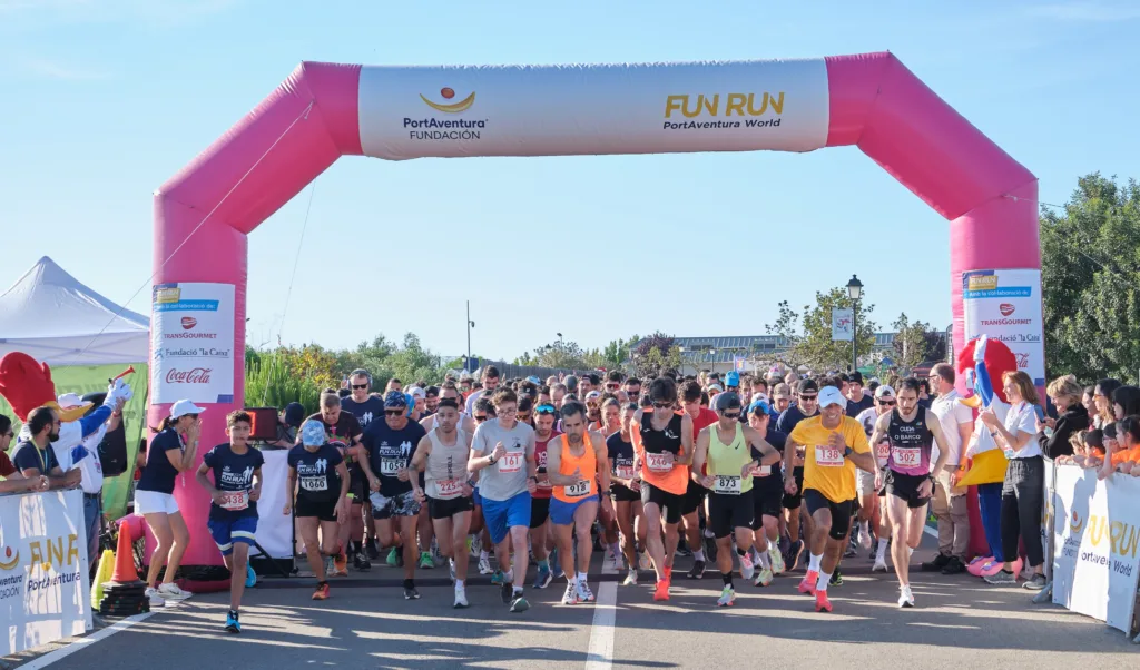 PortAventura abre sus puertas a corredores solidarios en la 14ª Fun Run Salida de la Fun Run familiar