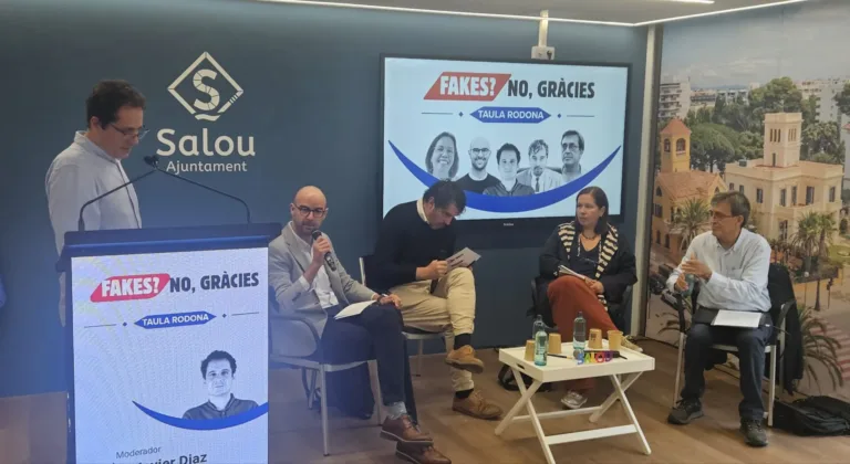 Tómate tu tiempo para leer este artículo, evitarás el error de pensar que es una ‘fake news’ Salou organizó una mesa redonda sobre 'fake news' en la renovada sala de prensa