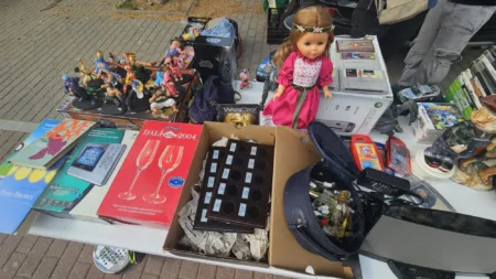 En un rastro se encuentran cosas variopintas