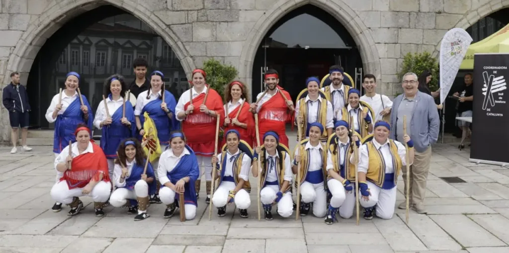 L’Esbart Dansaire Ramon d’Olzina de Vila-seca, a Portugal