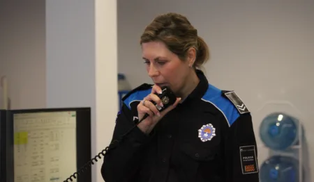 La vigilant silenciosa que vetlla per la seguretat al port Jéssica Linares
