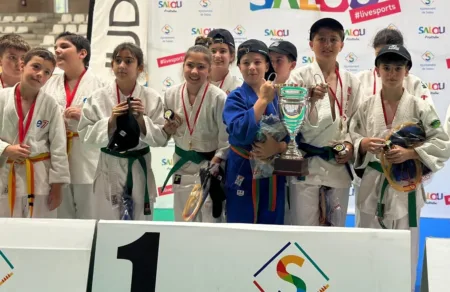 L'aleví mixte de Club Judo Salou, al podi