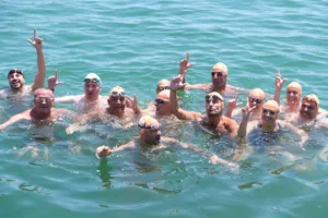 La travesía solidaria Swim for ELA se ha celebrado este sábado