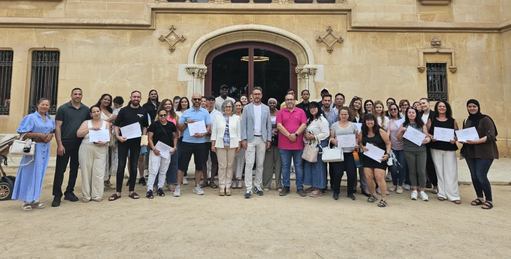 Cloenda dels cursos del Servei de Formació de l’Ajuntament de Vila-seca Foto de grup dels alumnes
