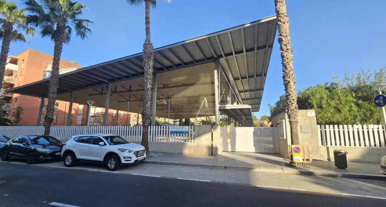 La estructura de la cubierta de la escuela Santa Maria del Mar