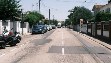 El carrer Orquídies de Cambrils