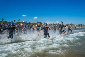 Una edició anterior del Triatló de Cambrils