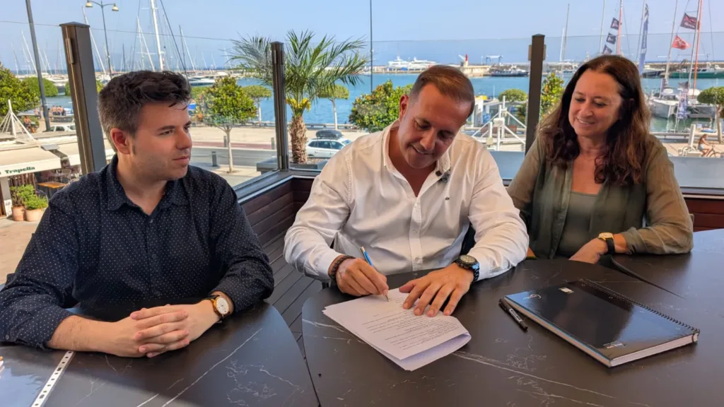 Enric Daza serà el cap de llista d’Aliança Catalana a Cambrils Aurora Fornos, Enric Daza i Oriol Gès, aquesta tarda