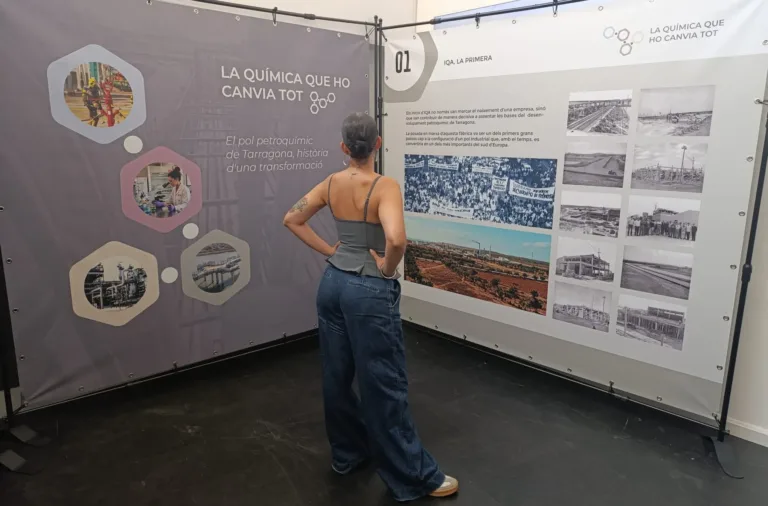 Inaugurada la exposición ‘La química que lo cambia todo’ La exposición se estrenó en el local de Empresaris de Tarragona
