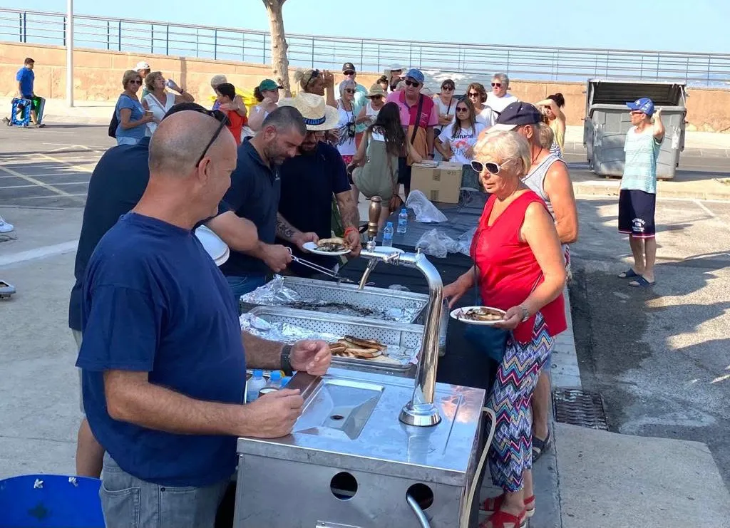 Sardinada popular a la Llotja de Pescadors