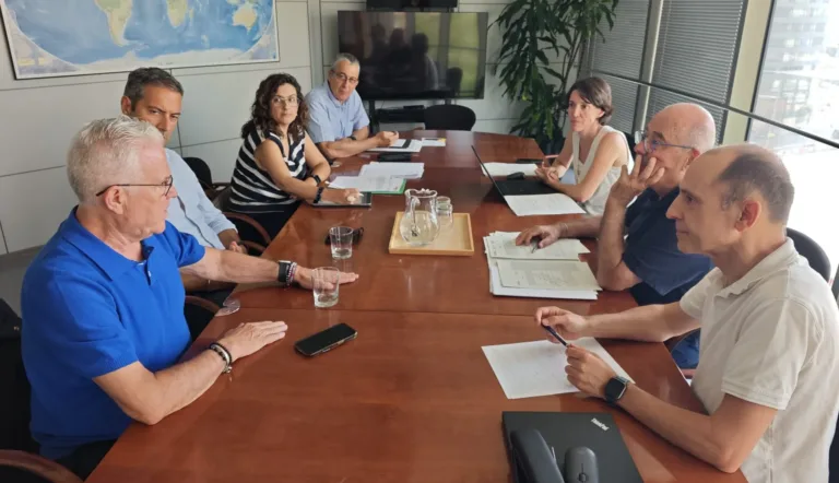 Salou y la Generalitat avanzan en la construcción de dos rotondas en la C-31B Representantes del Ayuntamiento de Salou y de la Generalitat se reunieron el viernes