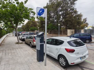 Plazas de aparcamiento reguladas en La Pineda