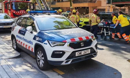 Imagen de archivo de un coche de Mossos d'Esquadra durante un suceso en Salou