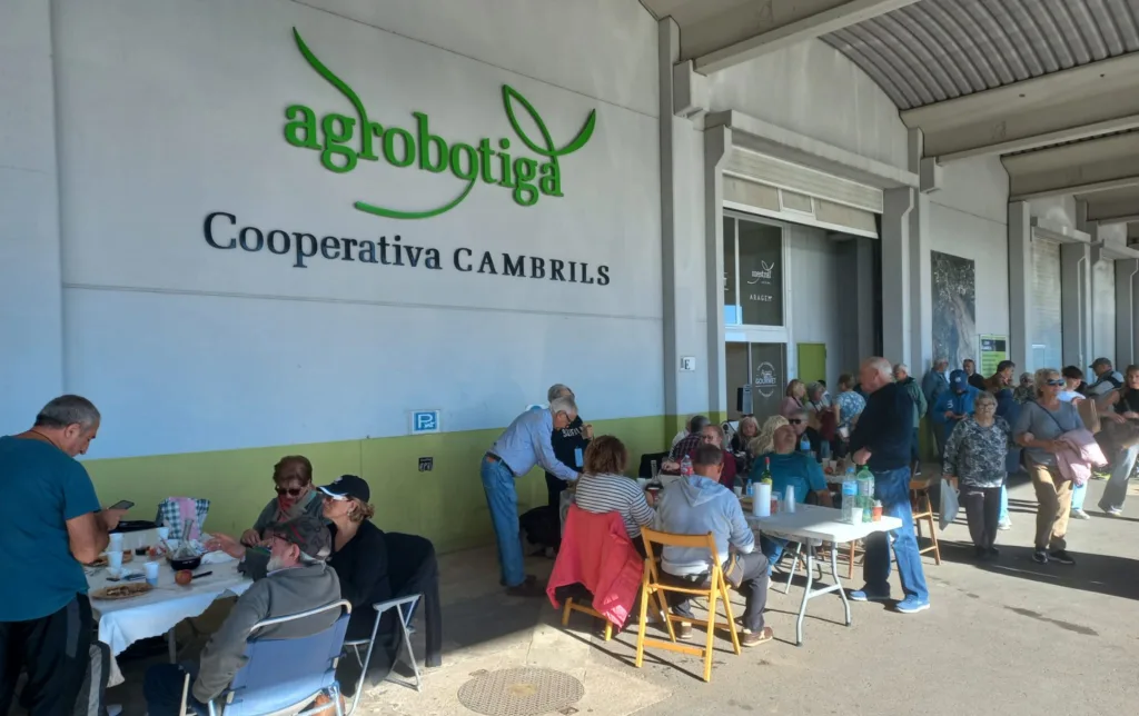 Cambrils agota las invitaciones para observar el eclipse junto a la Cooperativa Agrícola Los asistentes podrán usar el aparcamiento de la Agrobotiga