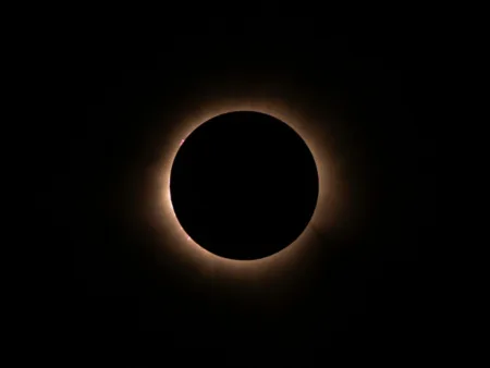 Eclipse solar total: qué es lo que viviremos segundo a segundo El eclipse tendrá lugar el miércoles