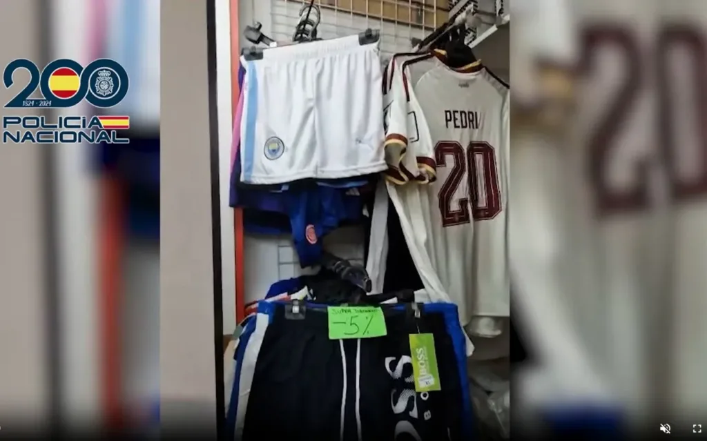 Algunos de los productos falsificados a la venta