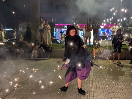 La NIt del Foc iluminó el paseo Jaume I el sábado