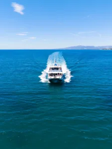 Muere un hombre tras saltar al mar de un ferry entre Cambrils y Salou