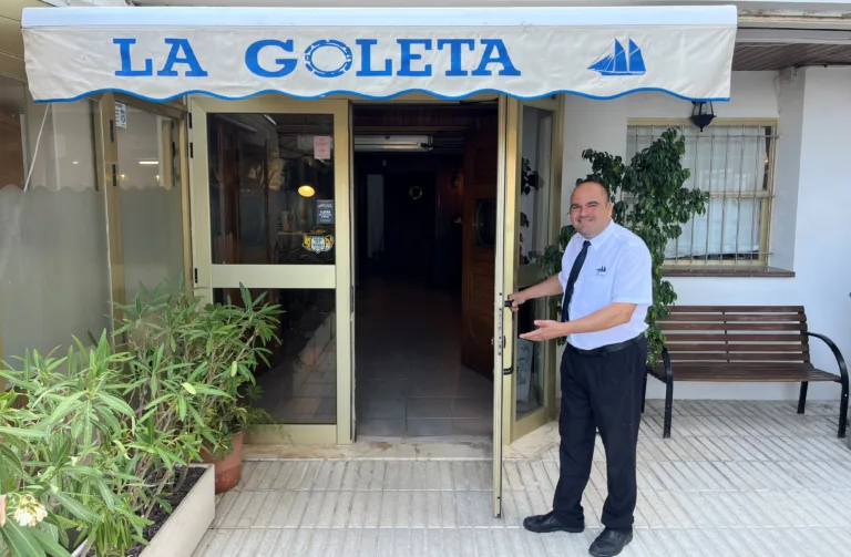 Nacho Ureña, en la entrada de La Goleta