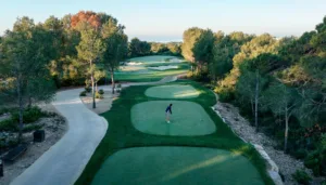 El remodelado campo de golf Hills