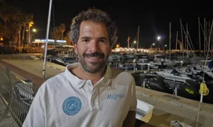 Jordi Oliva: «El mar siempre exige respeto» El regatista Jordi Oliva