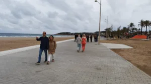 El renovado paseo de La Pineda abrió antes de verano