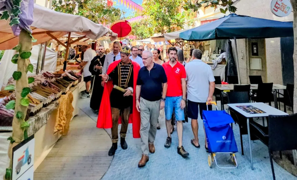 El mercado está ubicado en el núcleo antiguo de Salou