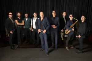 El grupo M-Clan