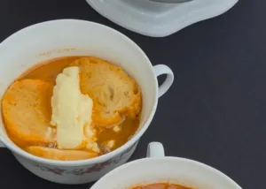 Un plato de la sopa recuperada en Salou