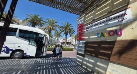 Para de autobús en el paseo Jaume I de Salou