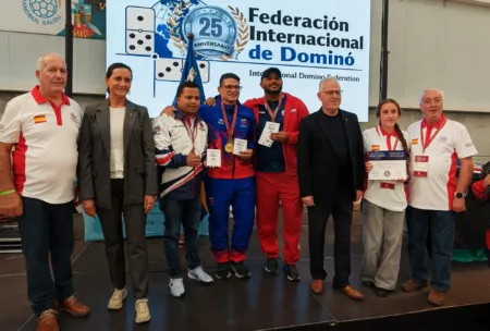 Los ganadores en categoría individual, con las autoridades