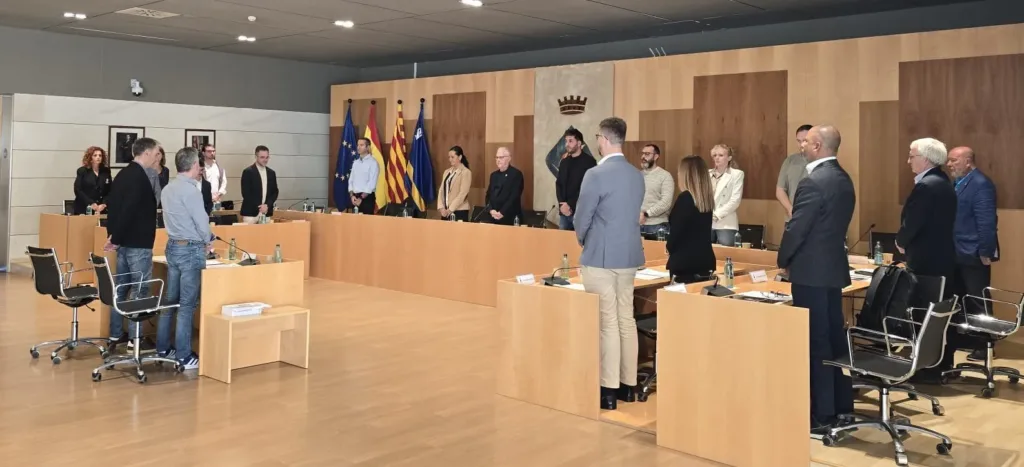 Salou aprueba un presupuesto de 82,3 millones y congela los impuestos municipales para 2027 El pleno ha guardado un minuto de silencio por el accidente de tren en Toledo